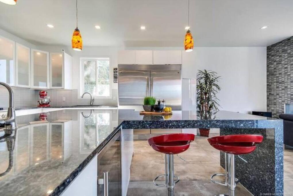 The Infiniti Villa Kelowna Luaran gambar
